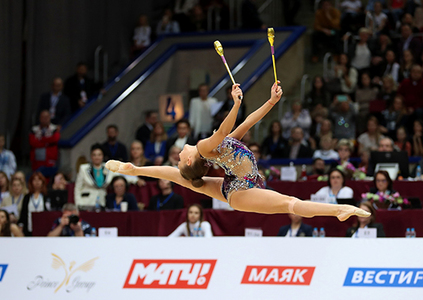 Армейские гимнастки завоевали все золотые награды в отдельных видах на этапе Гран-при по художественной гимнастике в столице России

