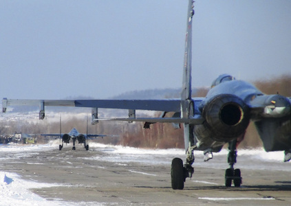 Летчики истребительной авиации ВВО блокировали с воздуха аэродром условного противника на учении в Хабаровском крае

