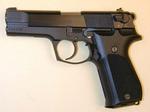 Walther P88 Compact (обратите внимание на предохранитель на затворе, в отличие от раннего P88)